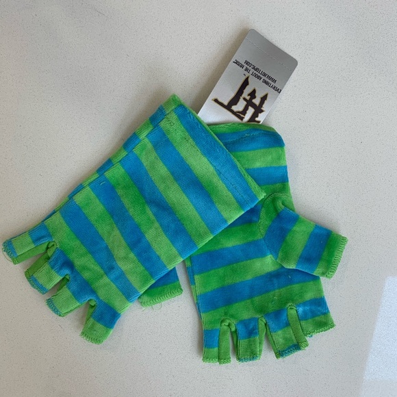 NWT Hot Topic velour fingerless gloves - Picture 3 of 8